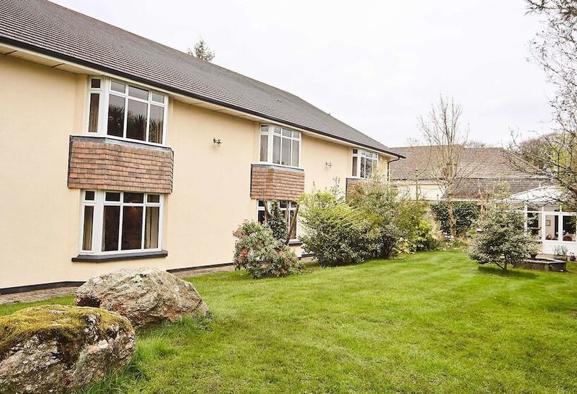 The Cedar Lodge Hotel And Restaurant