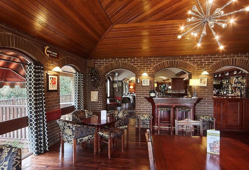 The Cedar Lodge Hotel And Restaurant