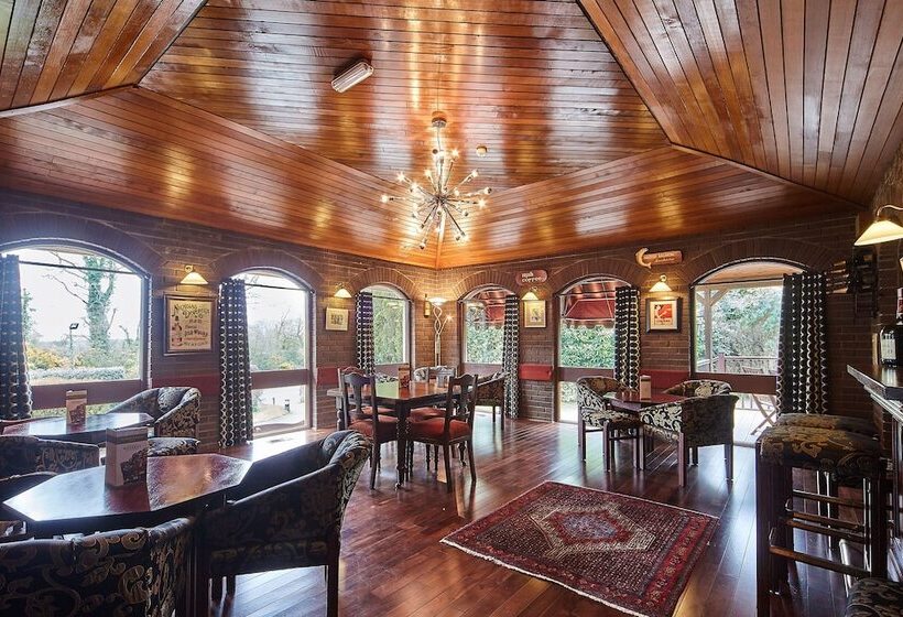 The Cedar Lodge Hotel And Restaurant