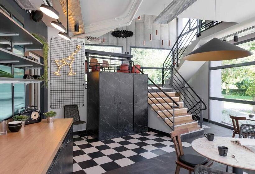 酒店 Ibis Annecy   Cran Gevrier