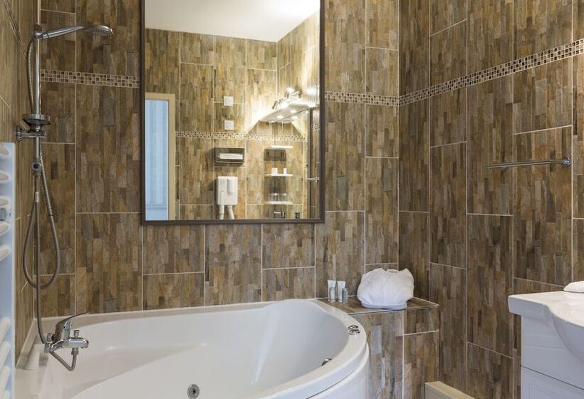 Belle Isle Sur Risle   Chateau Hotel & Spa