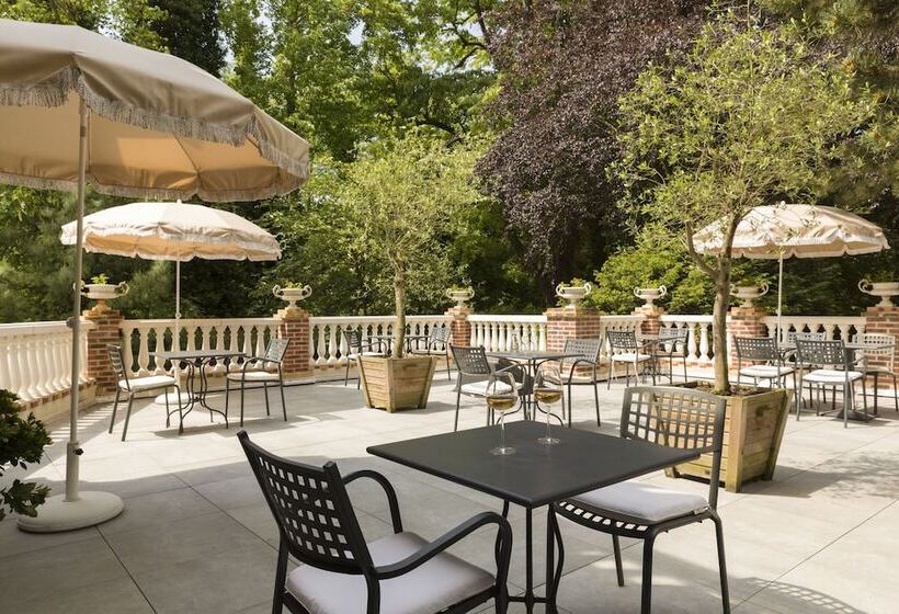 Belle Isle Sur Risle   Chateau Hotel & Spa