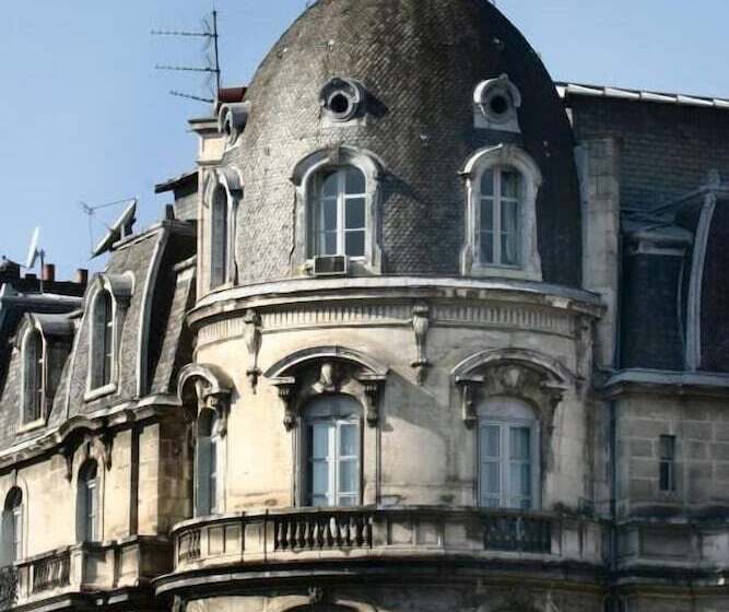 בית מלון כפרי Hôtel Continental Pau Centre