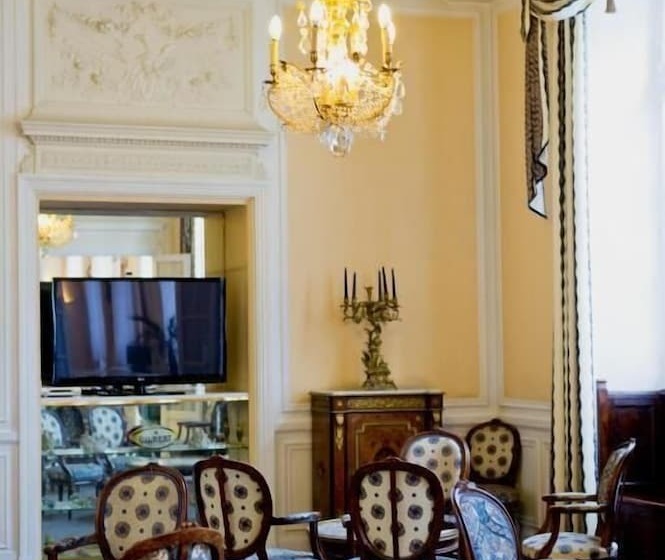 בית מלון כפרי Hôtel Continental Pau Centre