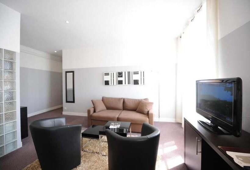 בית מלון כפרי Hôtel Continental Pau Centre