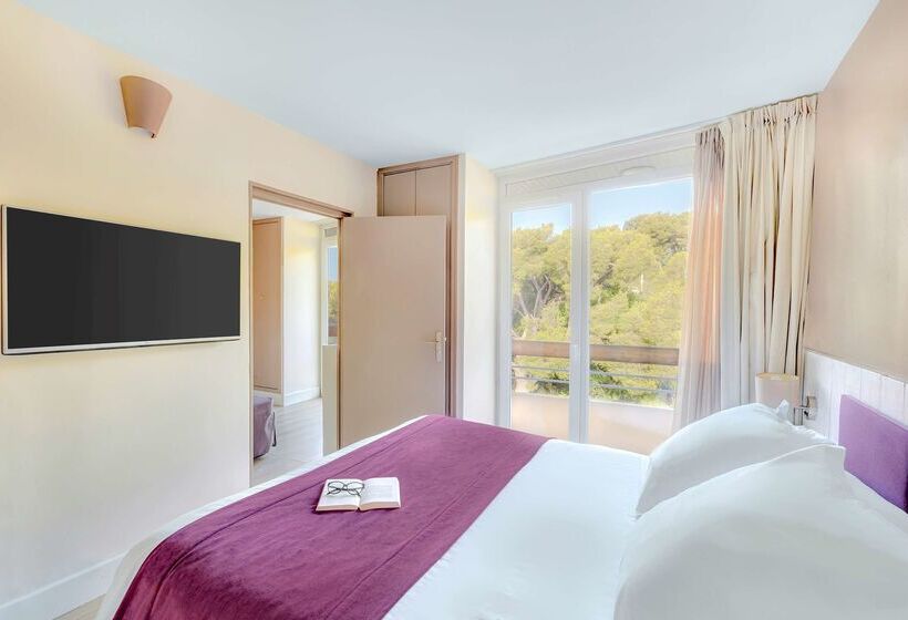 Отель Best Western Plus Hôtel La Rade