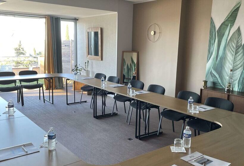 Отель Best Western Plus Hôtel La Rade