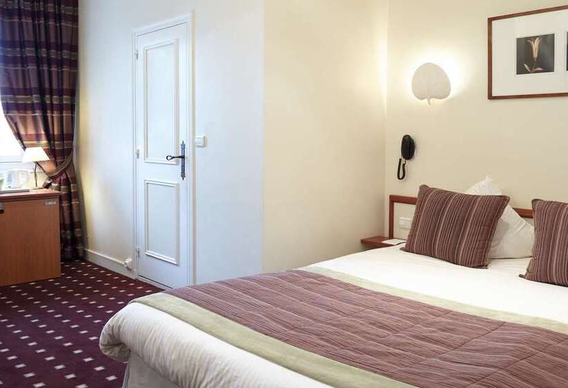 هتل Best Western Le Cheval Blanc  Vue Sur Le Port Plein Centre Ville