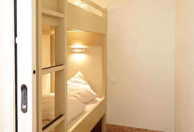 هتل Best Western Le Cheval Blanc  Vue Sur Le Port Plein Centre Ville