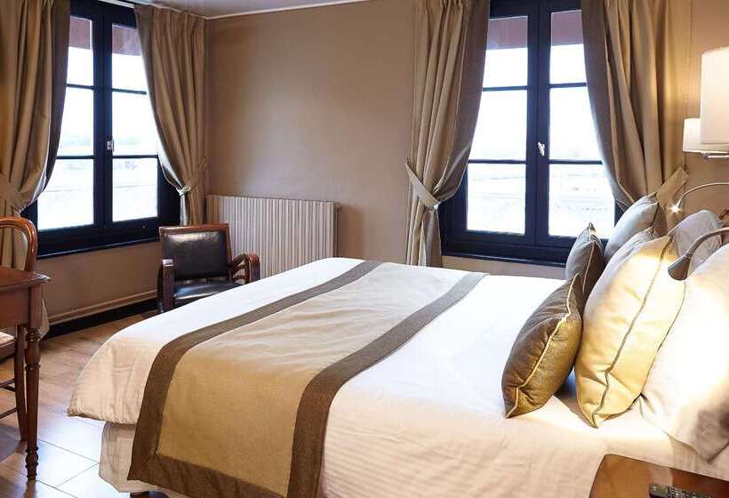 هتل Best Western Le Cheval Blanc  Vue Sur Le Port Plein Centre Ville