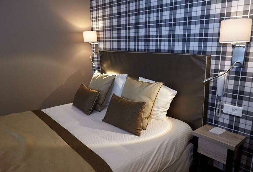 هتل Best Western Le Cheval Blanc  Vue Sur Le Port Plein Centre Ville