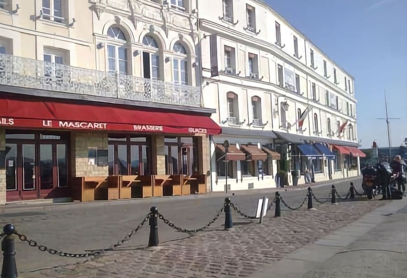 هتل Best Western Le Cheval Blanc  Vue Sur Le Port Plein Centre Ville