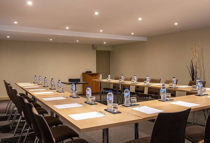 هتل Best Western Le Cheval Blanc  Vue Sur Le Port Plein Centre Ville