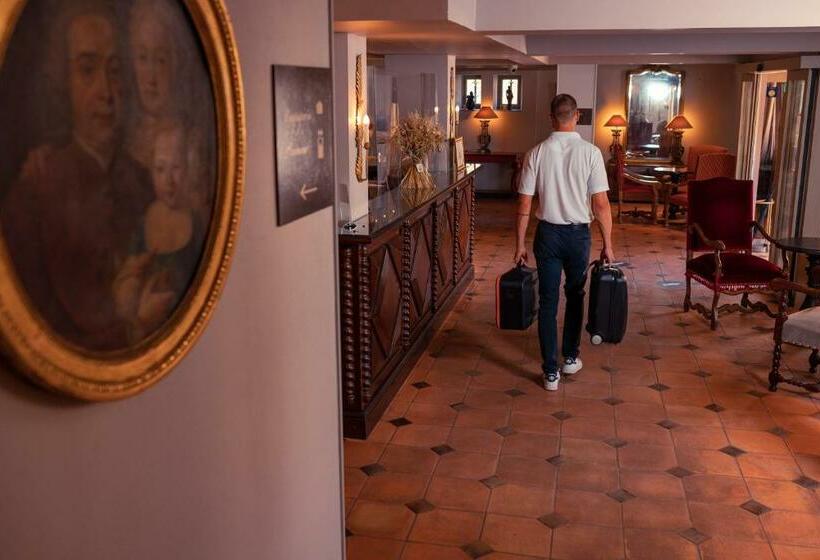 هتل Hôtel Le Donjon   Cœur De La Cité Médiévale