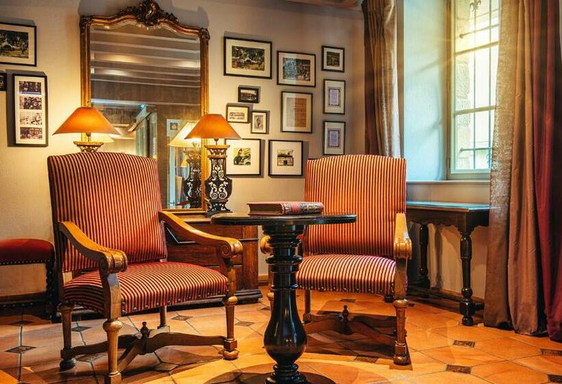 هتل Hôtel Le Donjon   Cœur De La Cité Médiévale