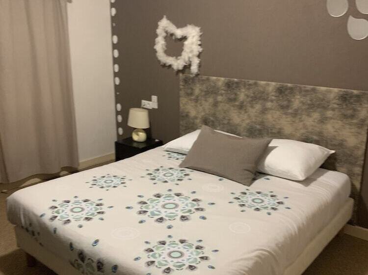 Отель Bon Accueil