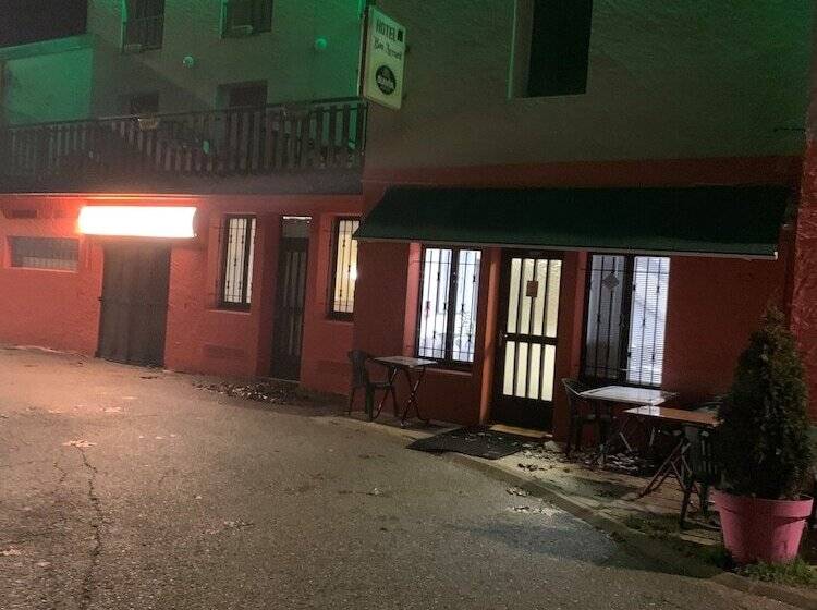 Отель Bon Accueil