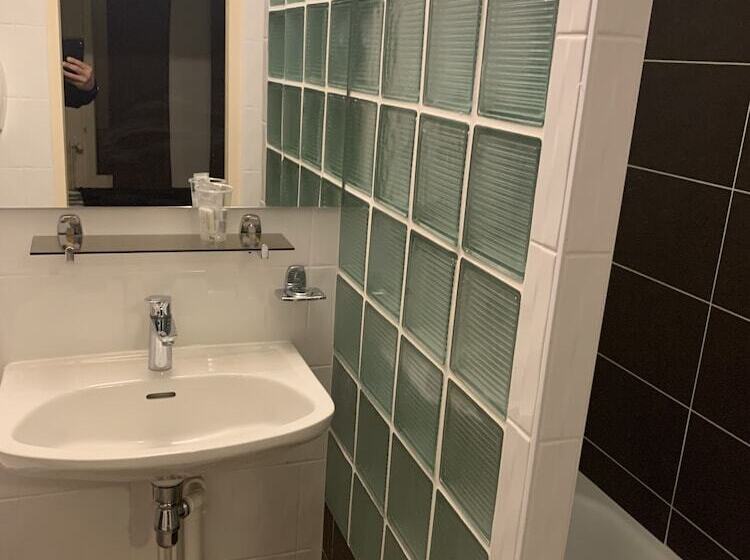 Отель Bon Accueil