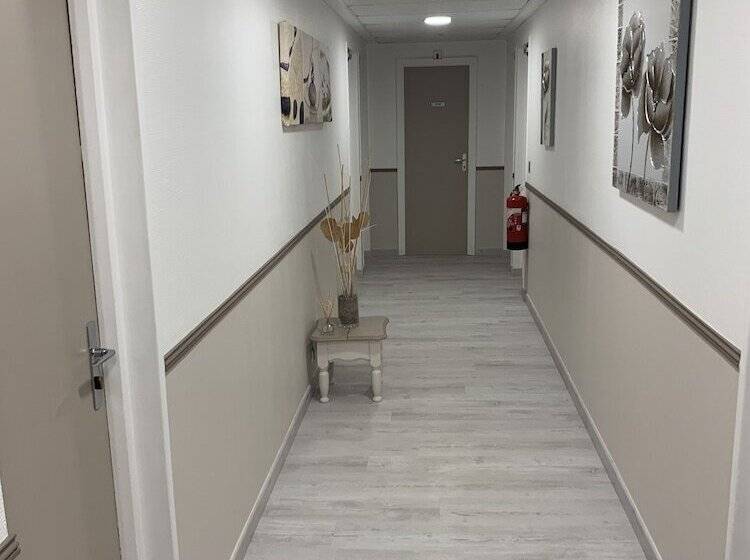 Отель Bon Accueil