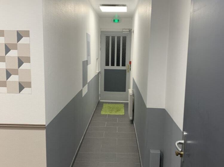 Отель Bon Accueil