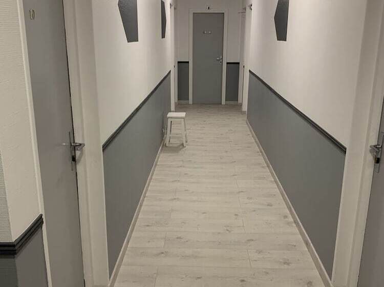 Отель Bon Accueil