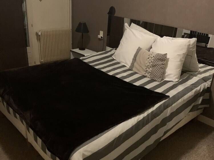 Отель Bon Accueil