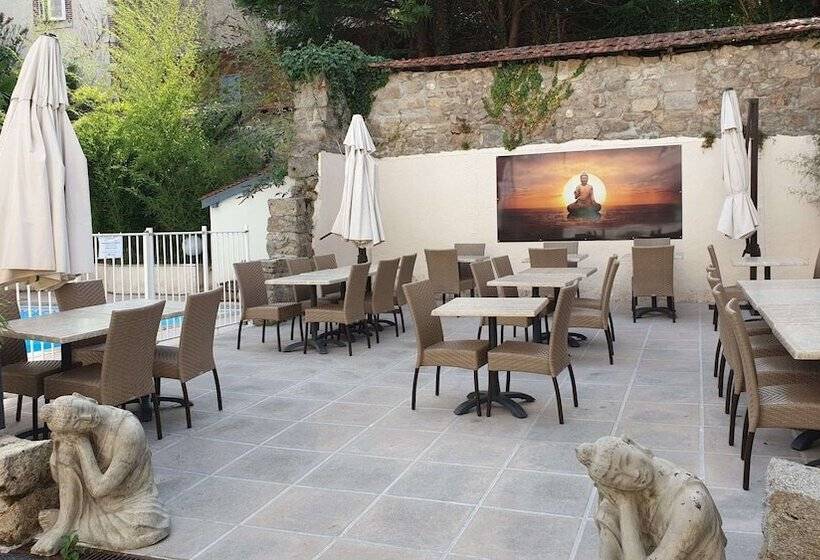 Brit Hotel Confort Auclair