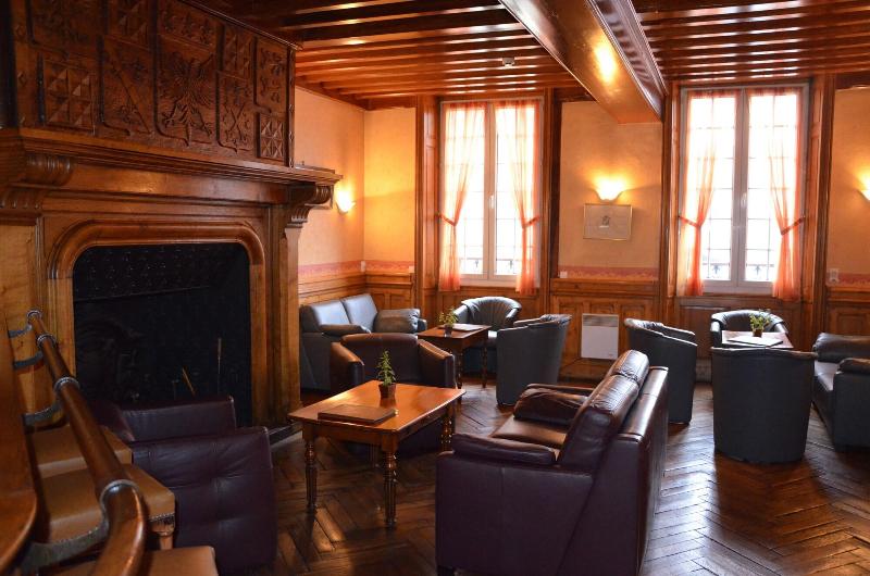 Brit Hotel Du Dauphin L Aigle