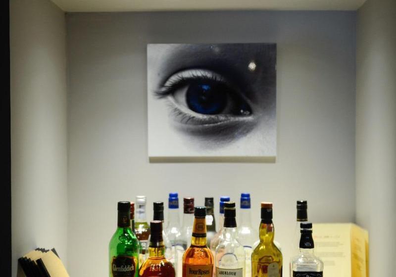 Brit Hotel Du Dauphin L Aigle