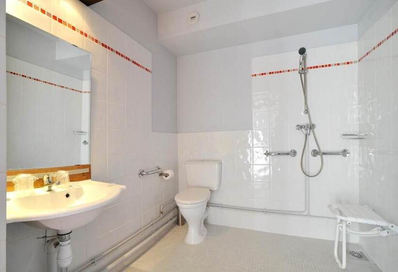 Brit Hotel Essentiel Sète / Balaruc