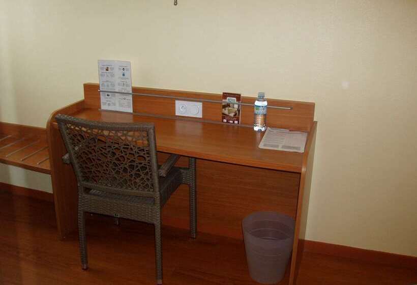 Brit Hotel Poitiers Beaulieu