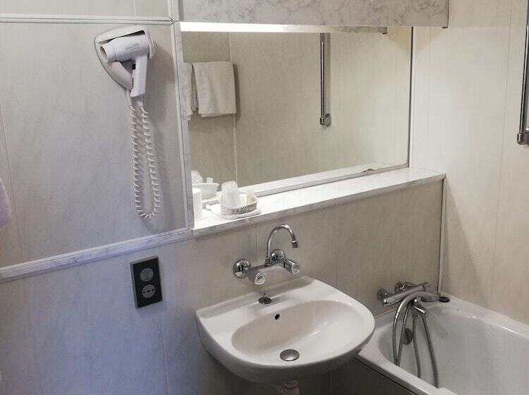 Brit Hotel Vallee Du Lot