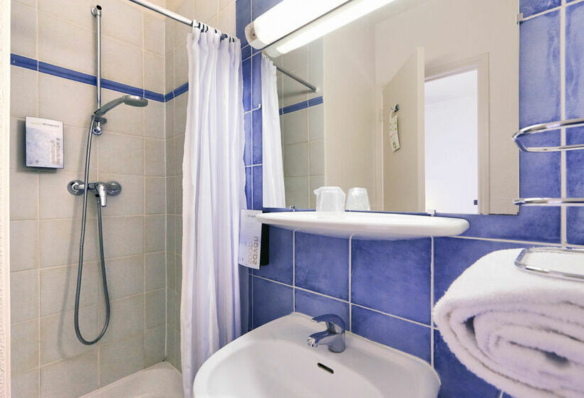 Отель Livry Gargan