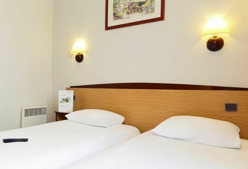 Отель Livry Gargan