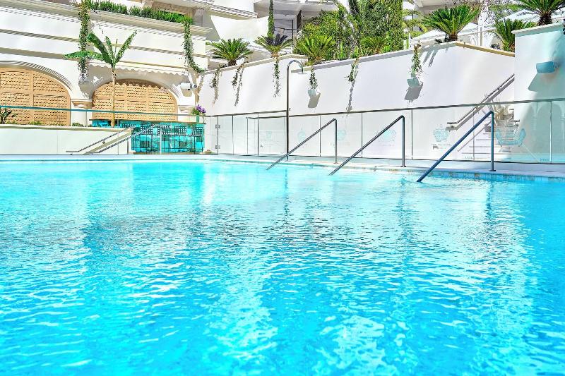 Отель Carlton Cannes, A Regent