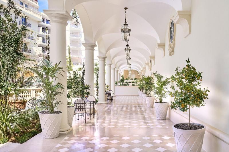 Отель Carlton Cannes, A Regent