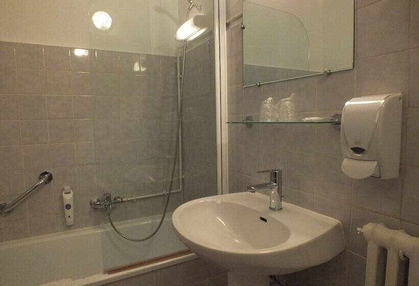 Отель Cecil Metz Gare