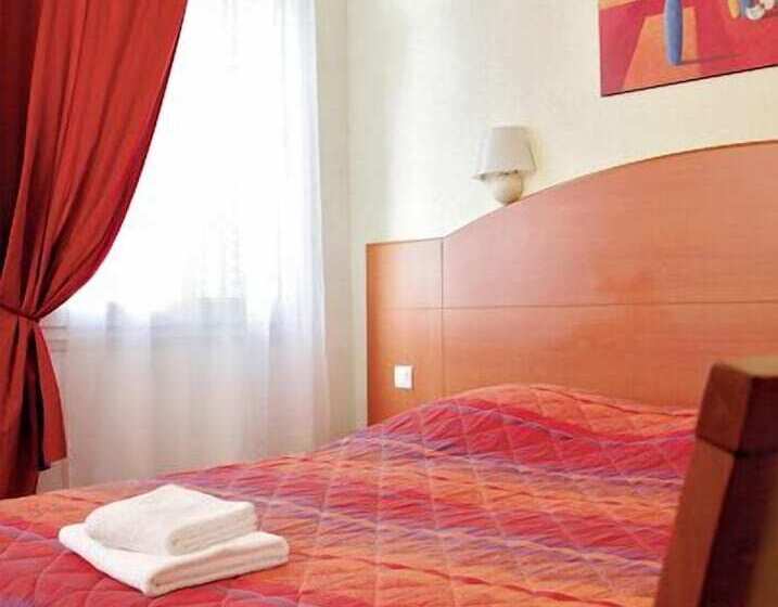 Отель Cecil Metz Gare