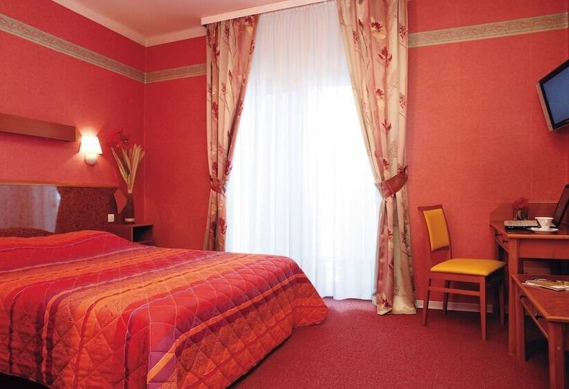 Отель Cecil Metz Gare