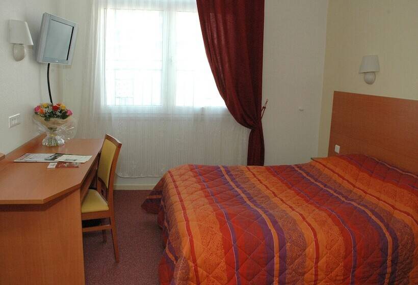 Отель Cecil Metz Gare