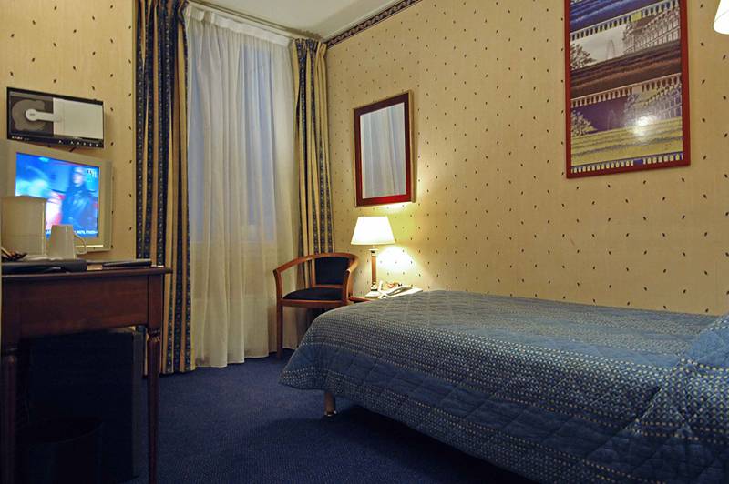 ホテル Cervantes  By Happyculture