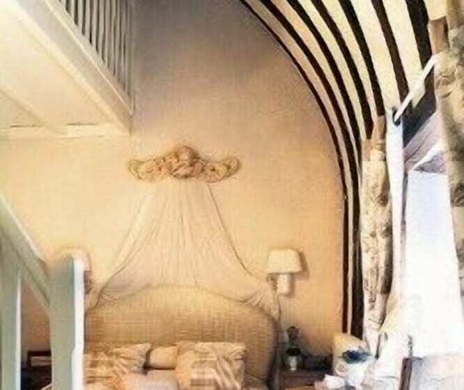 בית מלון כפרי Chateau Colbert