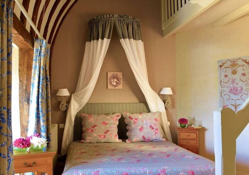 هتل Chateau Colbert