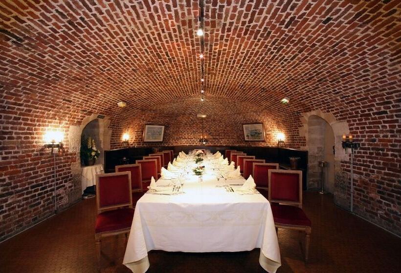 Отель Chateau De La Motte Fenelon