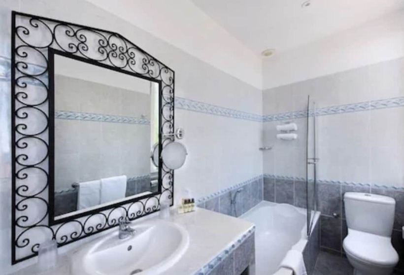 בית מלון כפרי Chateau De La Tour