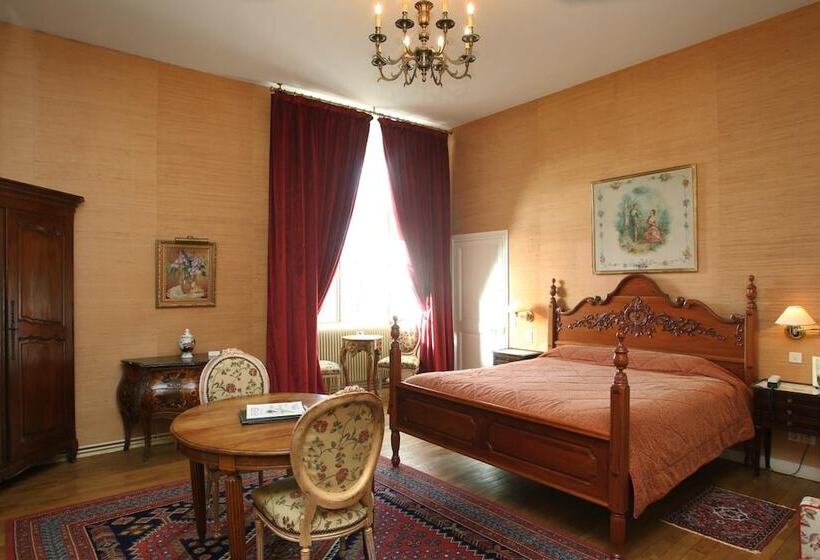 Отель Chateau De La Verie