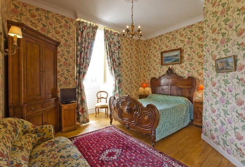 Отель Chateau De La Verie