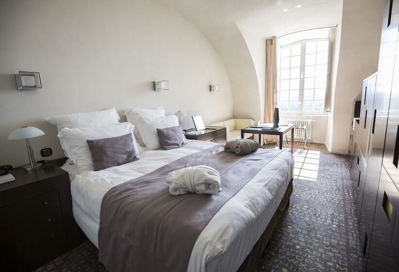 Отель Chateau De Mercues