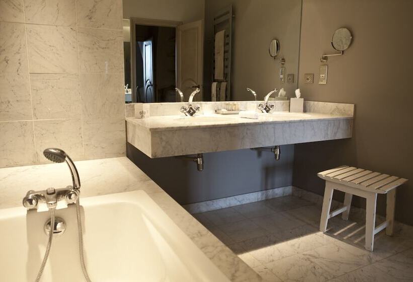 Отель Chateau De Mercues