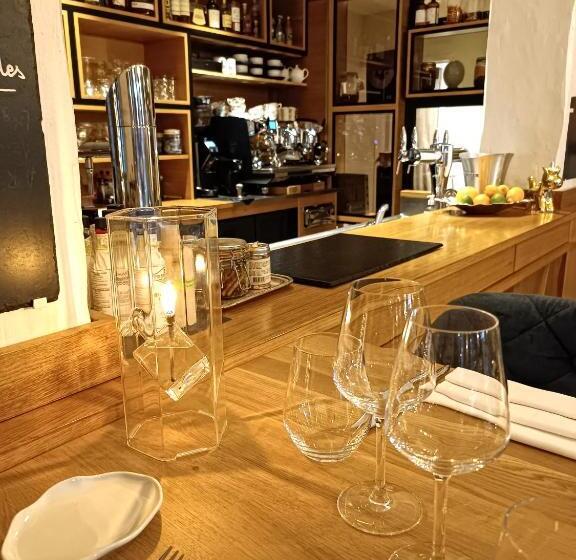 فندق Chateau De Montreuil